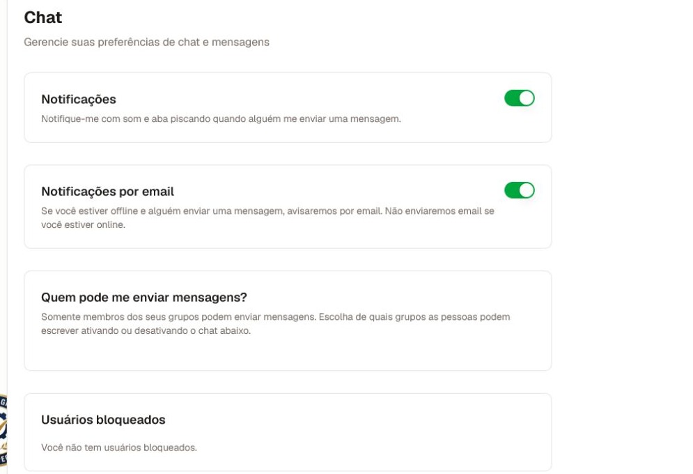 A seção Notificações atual na aba Chat, mostrando alertas de mensagens, e-mails para quando estiver offline, acesso a mensagens e usuários bloqueados.